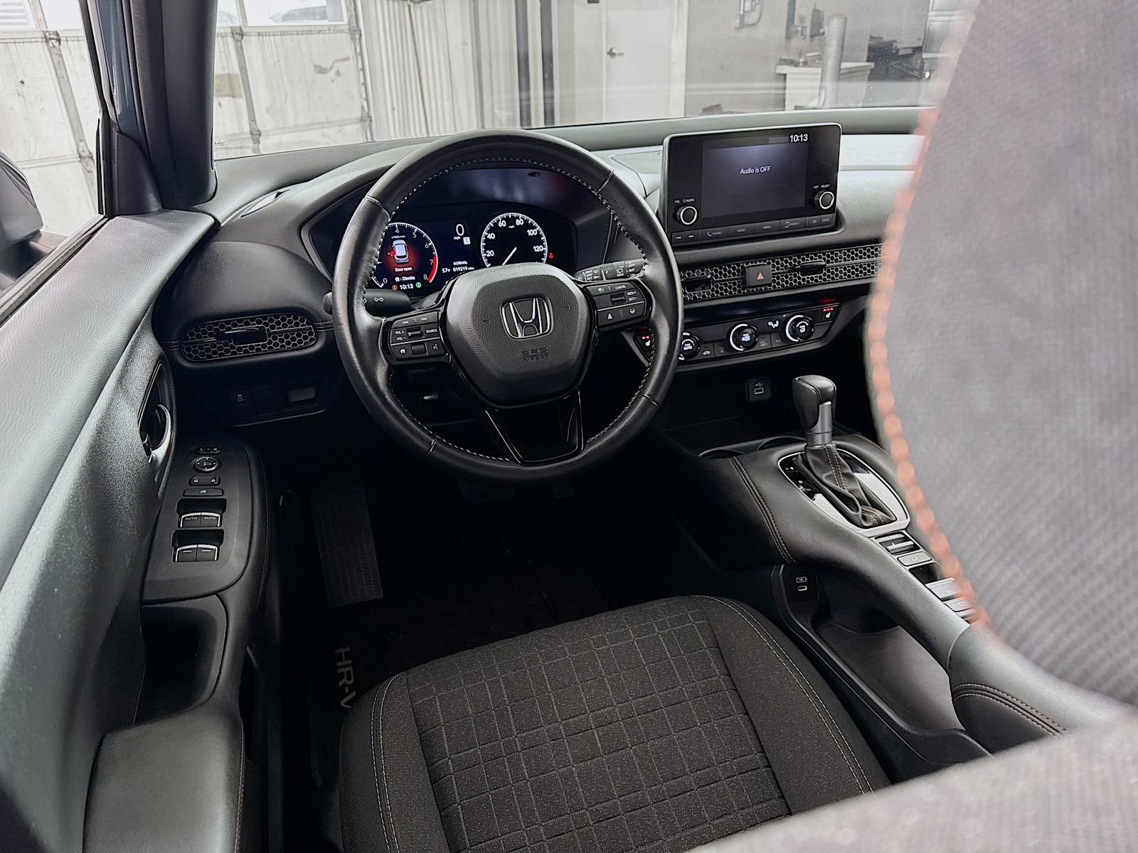 Used 2025 Honda HR-V Sport image 19