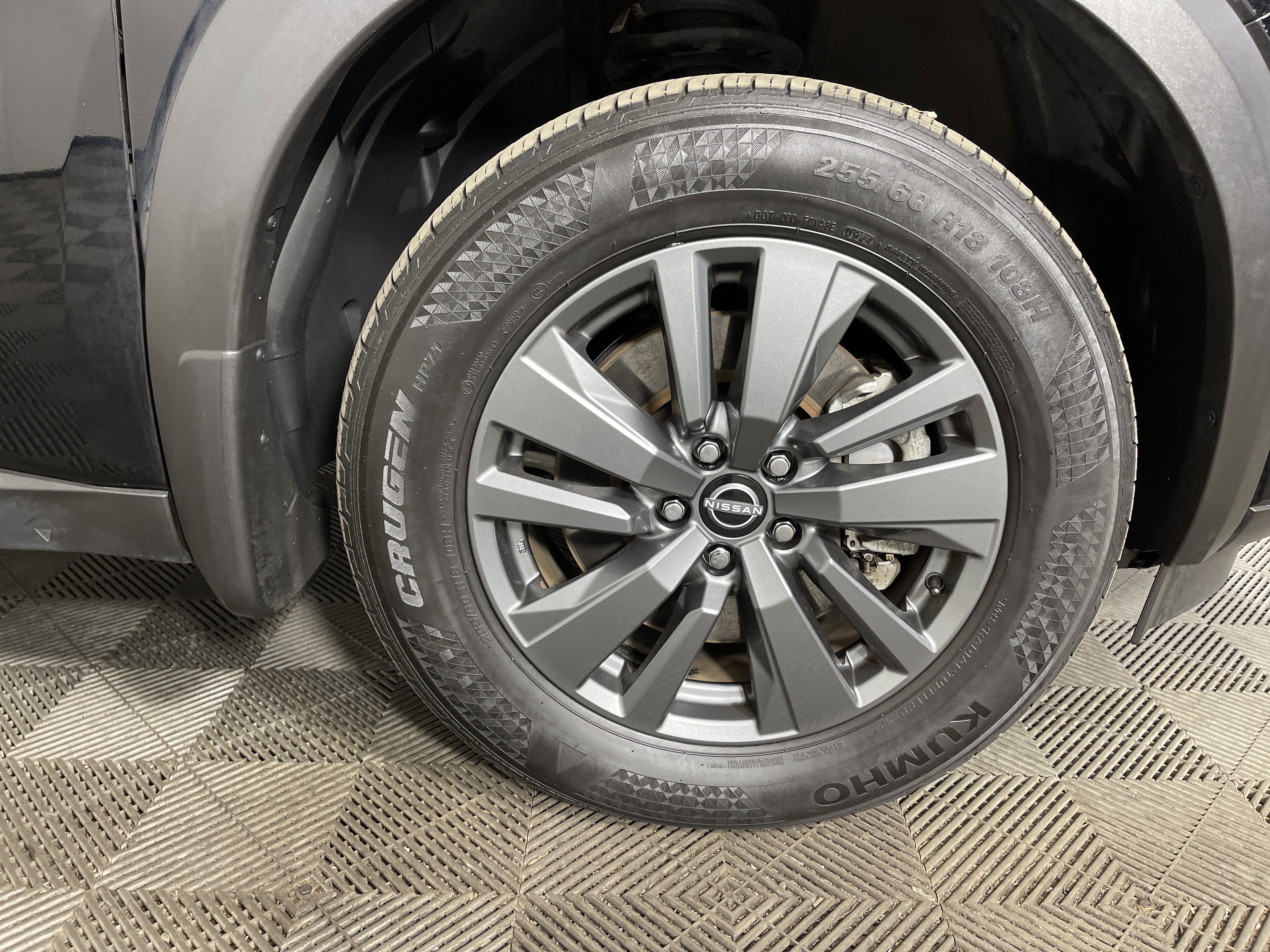 Used 2024 Nissan Pathfinder S image 7