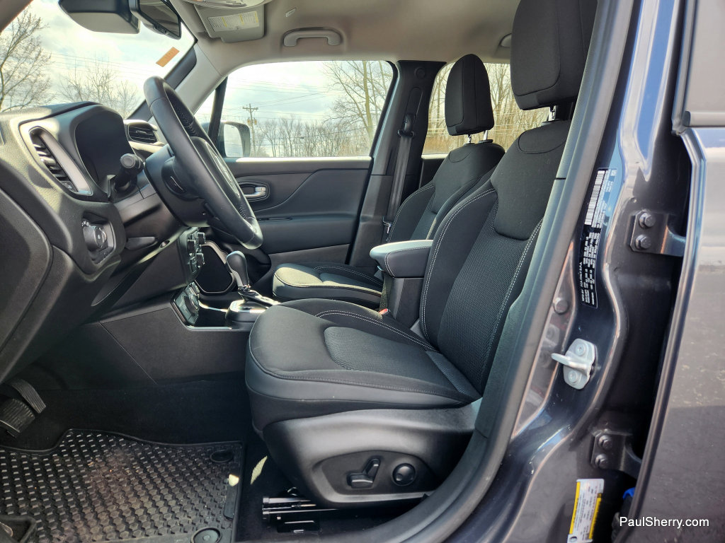 Used 2023 Jeep Renegade Latitude w/ Premium Group AWD/4WD image 24