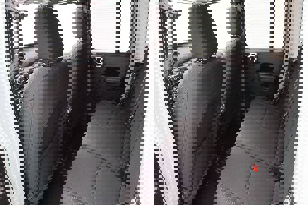 Used 2023 Jeep Wrangler Unlimited w/ Sun & Screen Package image 11