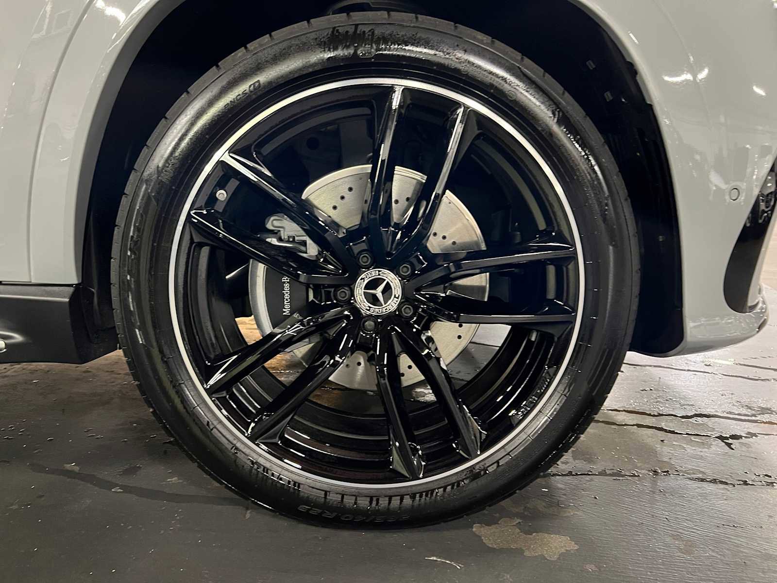 New 2026 Mercedes-Benz GLS 580 4MATIC image 9