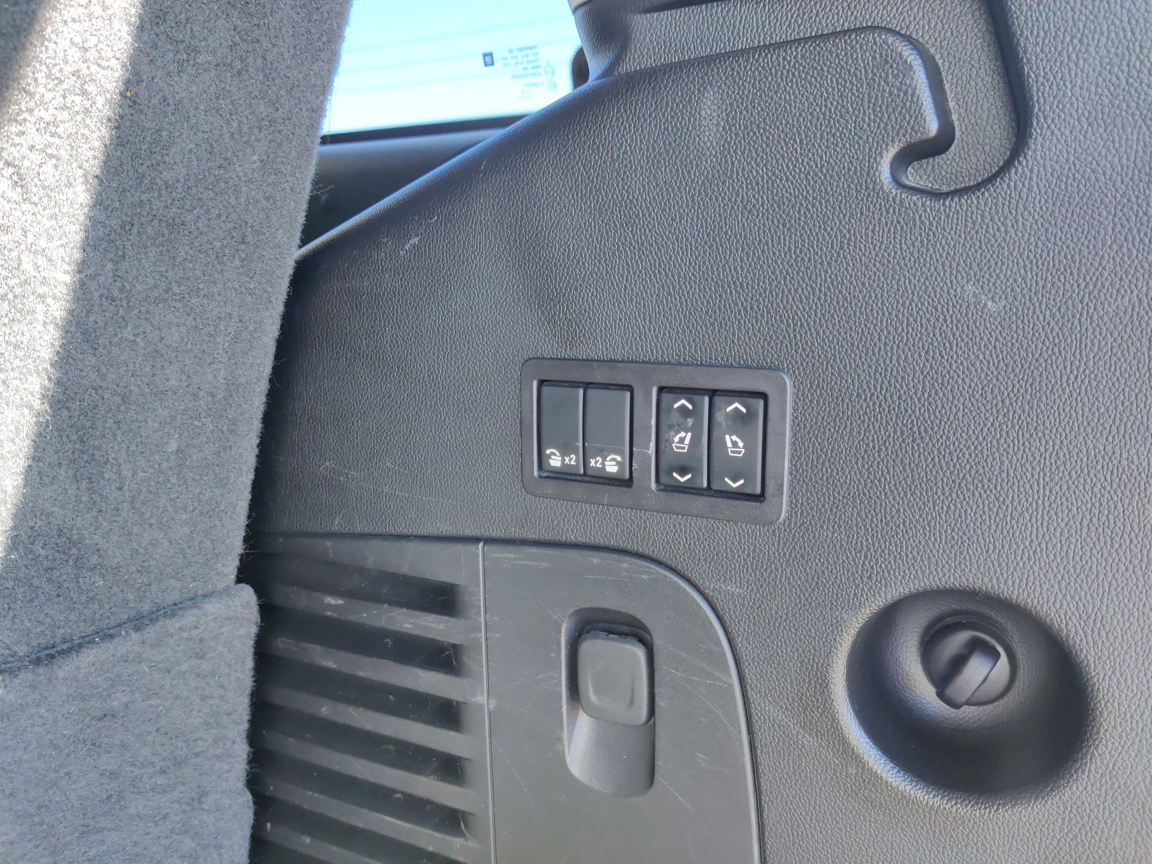 Used 2019 Cadillac Escalade Premium Luxury image 32