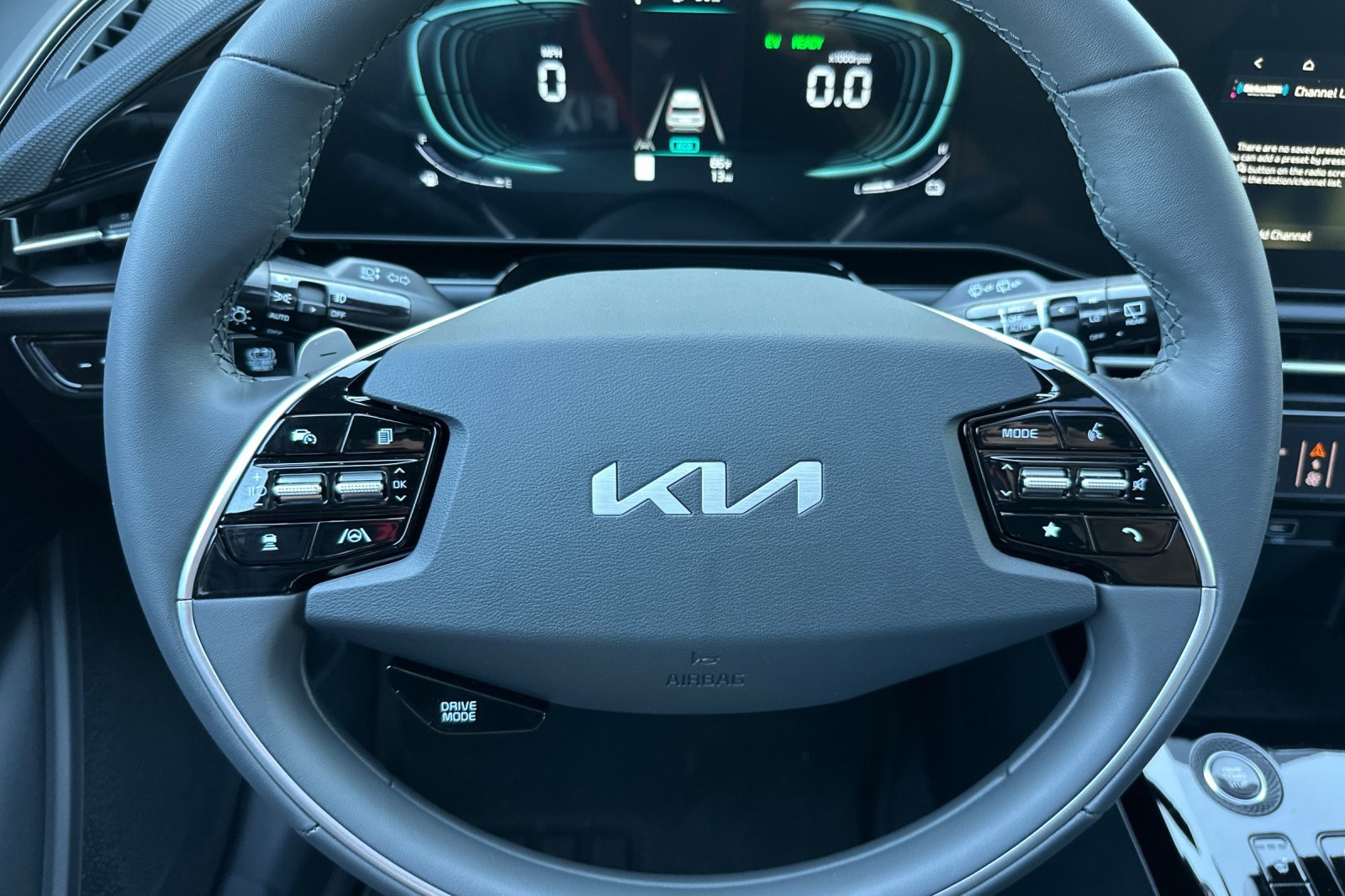 New 2025 Kia Niro EX Touring image 20