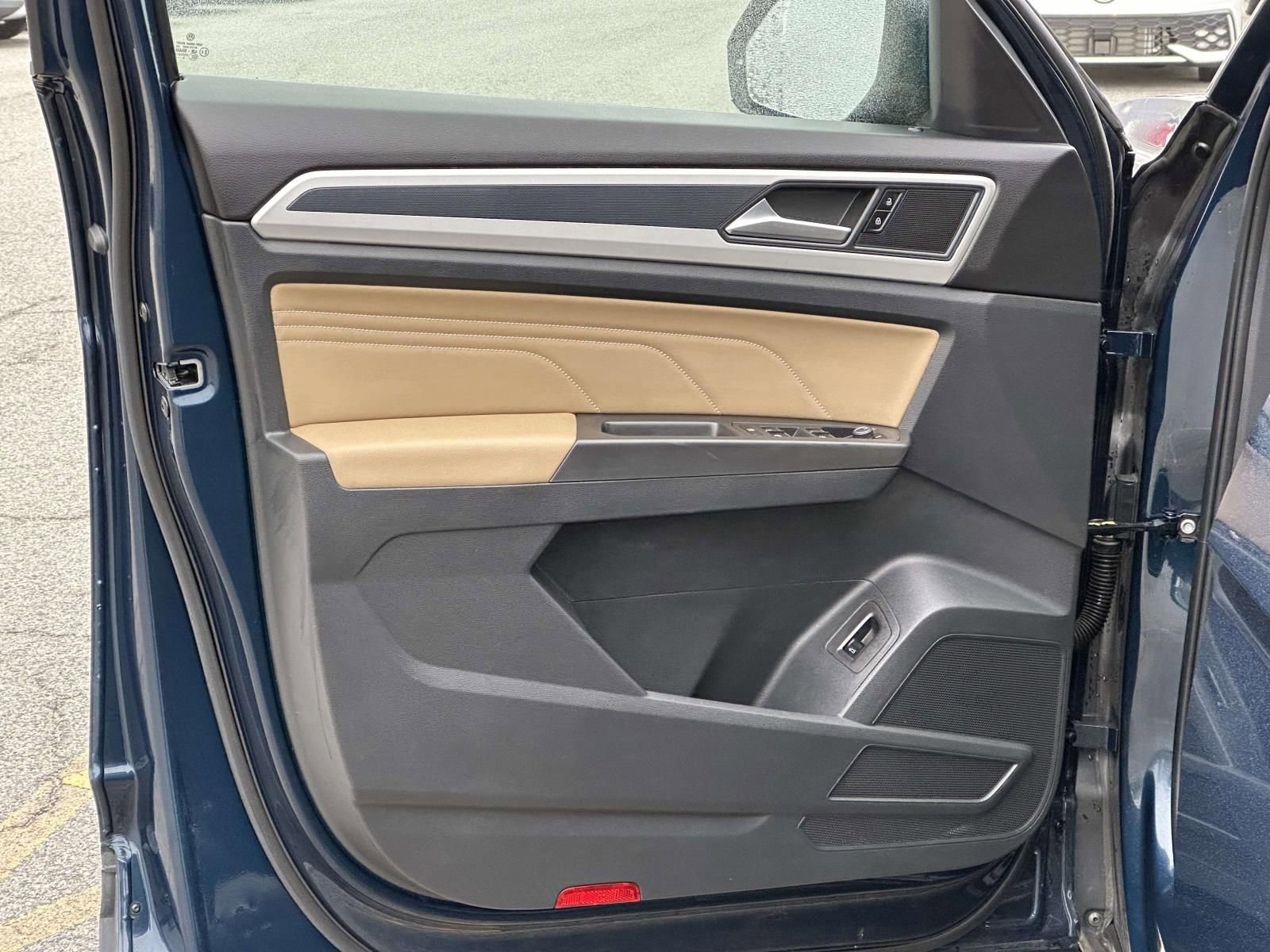 Used 2023 Volkswagen Atlas Cross Sport SE w/ Panoramic Sunroof Package image 16