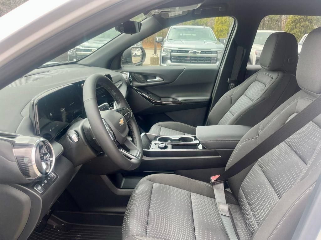 New 2026 Chevrolet Equinox LT w/ Safety and Technology Package AWD/4WD image 11