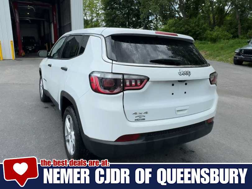 Used 2024 Jeep Compass Sport AWD/4WD image 7
