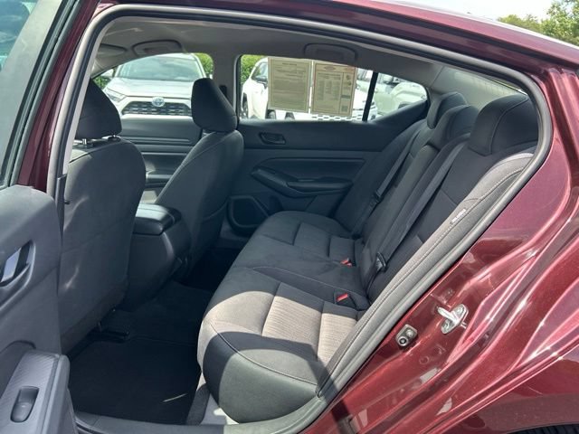 Used 2025 Nissan Altima 2.5 SV FWD image 14