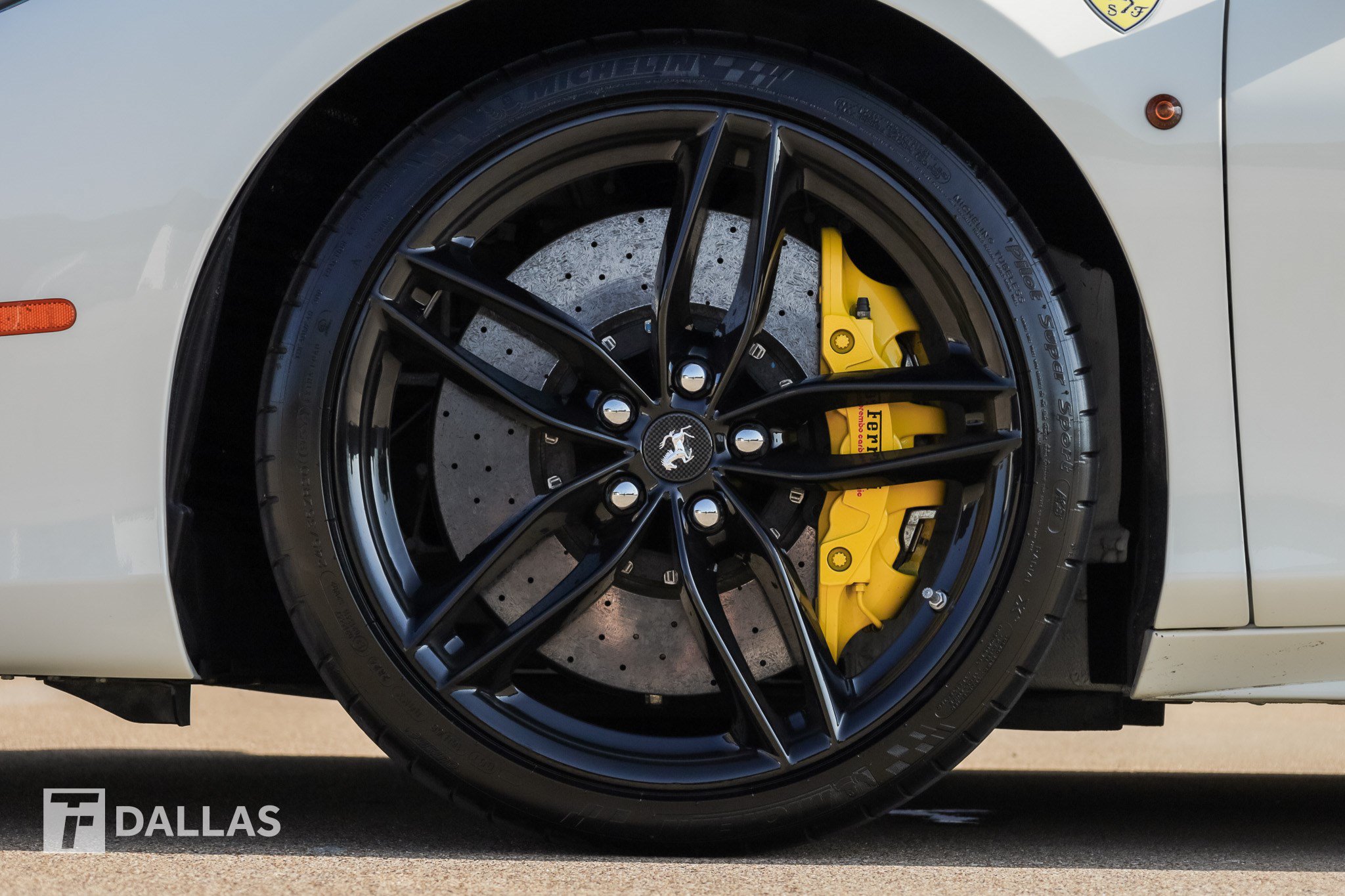 Used 2017 Ferrari 488 Spider RWD image 8