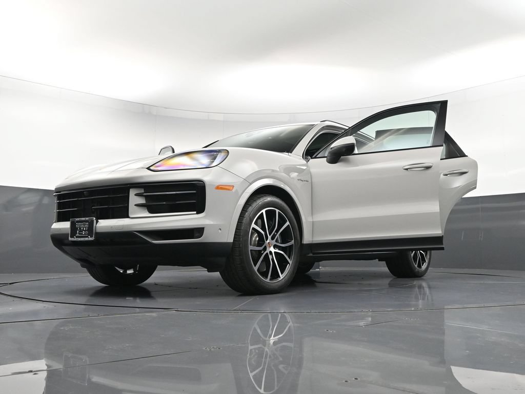 Certified 2026 Porsche Cayenne E-Hybrid AWD/4WD image 38