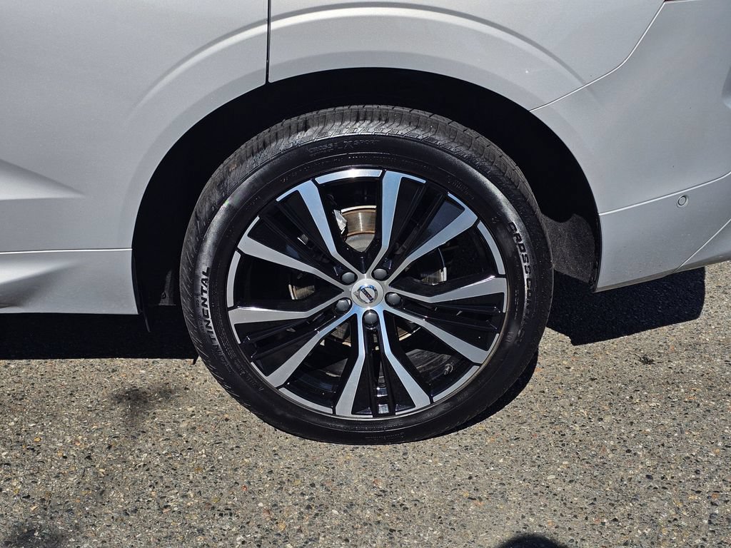 Used 2023 Volvo XC60 B5 Plus w/ Climate Package AWD/4WD image 9