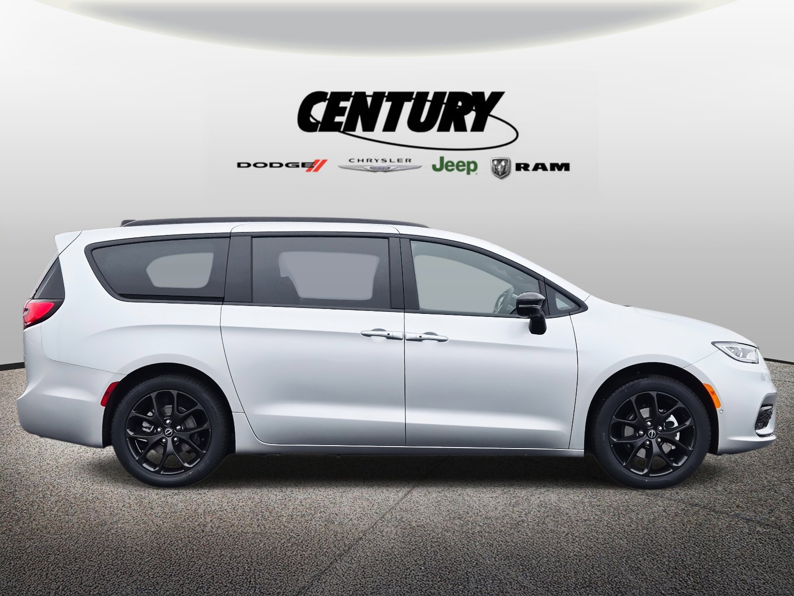New 2026 Chrysler Pacifica Limited w/ S Appearance Package image 2