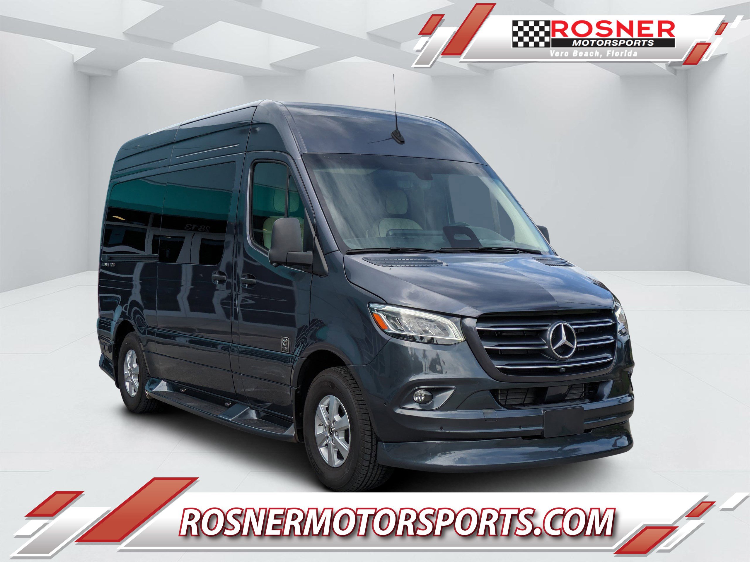 Used 2025 Mercedes-Benz Sprinter 144 Cargo image 1