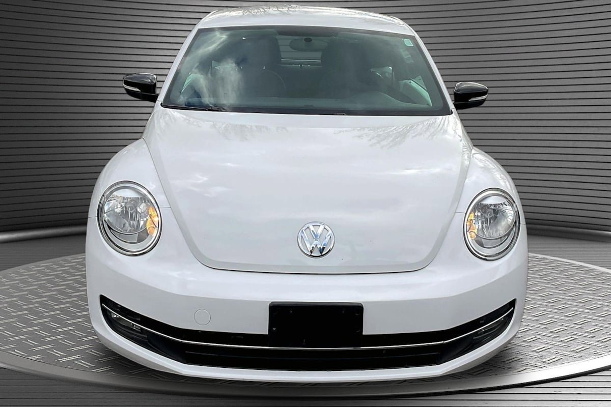 Used 2012 Volkswagen Beetle Turbo image 2