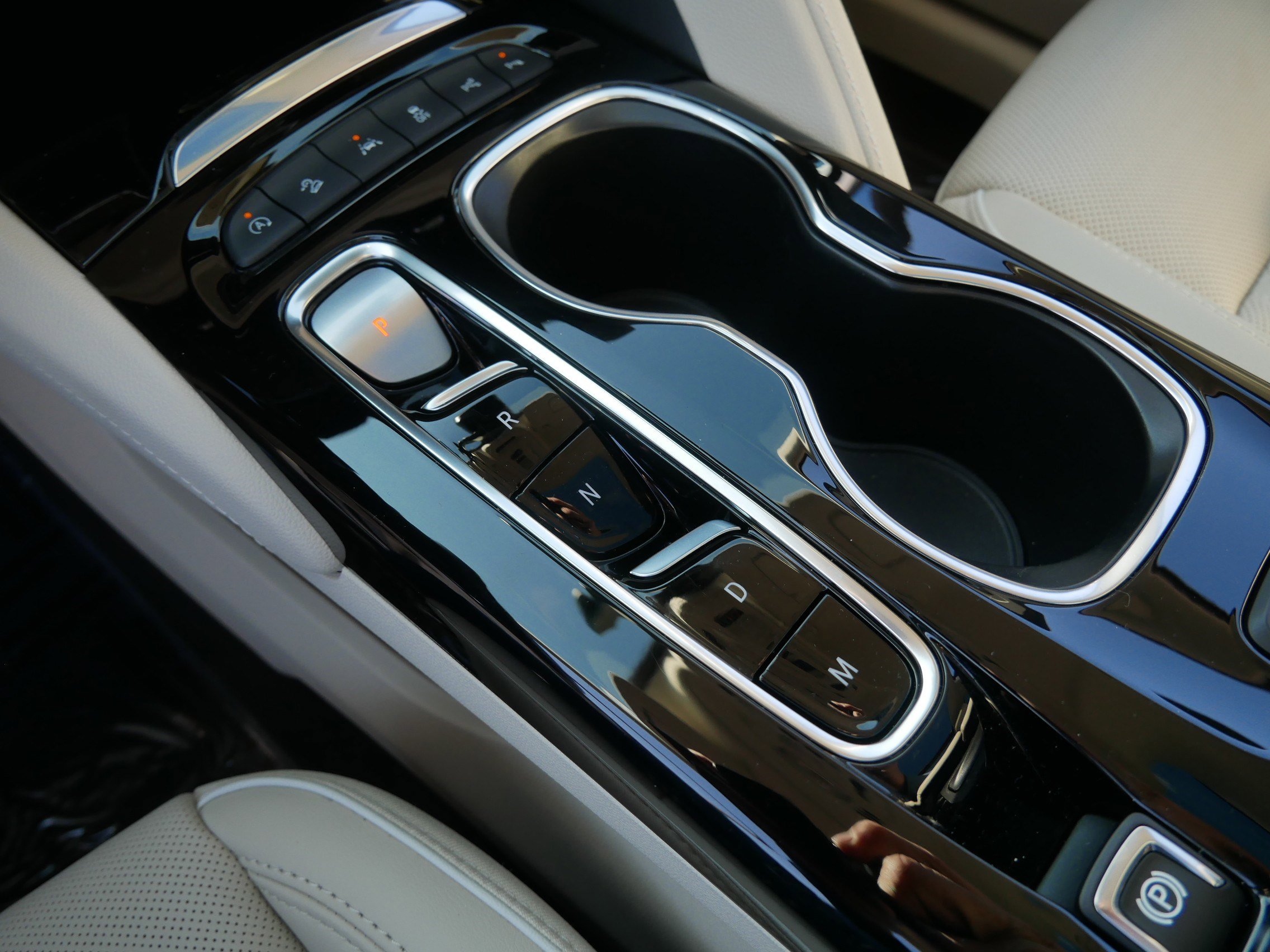 Used 2022 Buick Envision Avenir w/ Technology Package II image 23