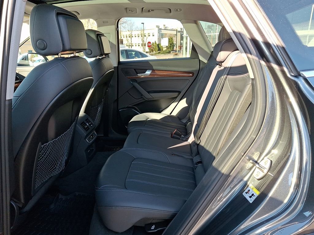 Used 2023 Audi Q5 2.0T Premium w/ Convenience Package image 9