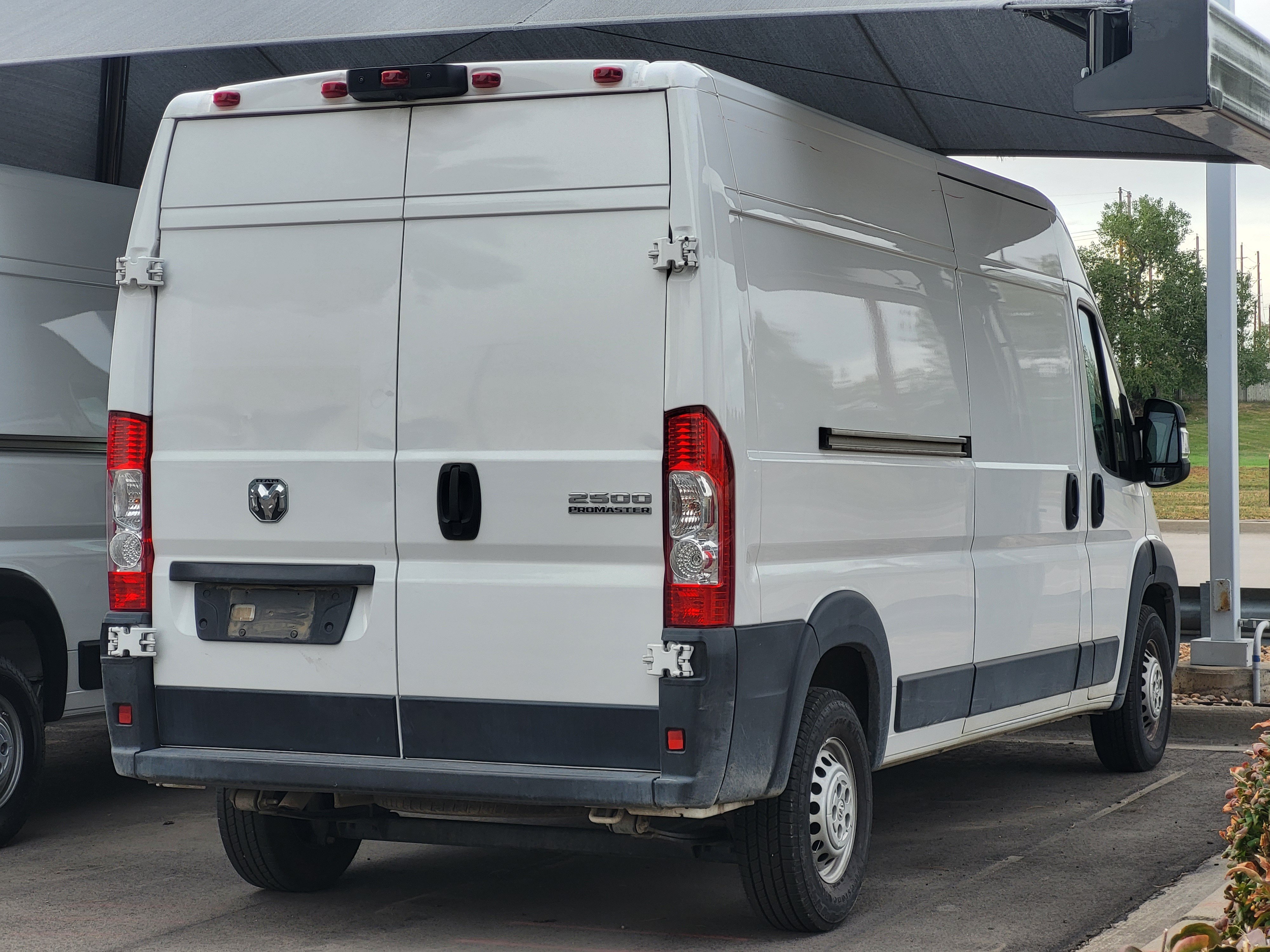 Used 2025 RAM ProMaster 2500 w/ Convenience Group FWD image 5