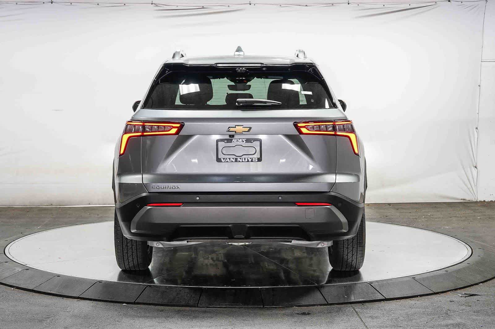 Used 2025 Chevrolet Equinox LT w/ Convenience Package II FWD image 3