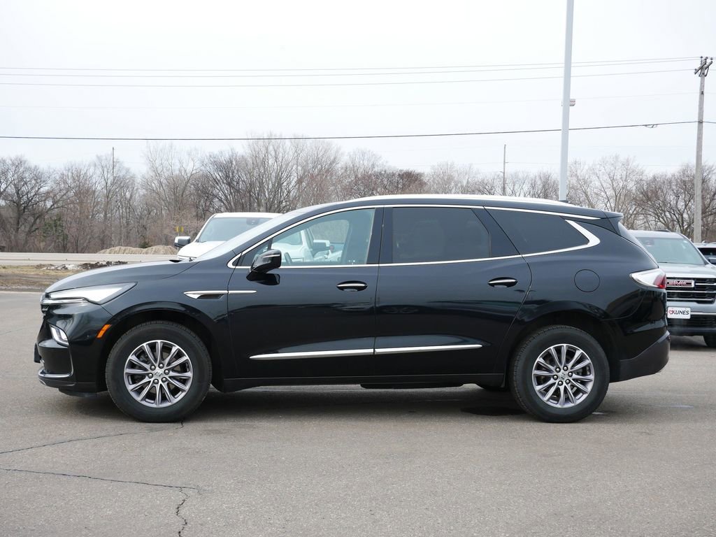 Used 2023 Buick Enclave Essence AWD/4WD image 6