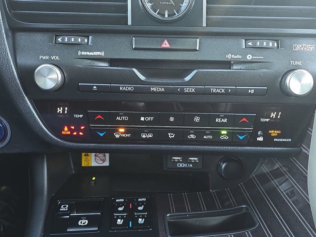 Certified 2022 Lexus RX 450hL Luxury w/ Cold Area Package (CT) image 25