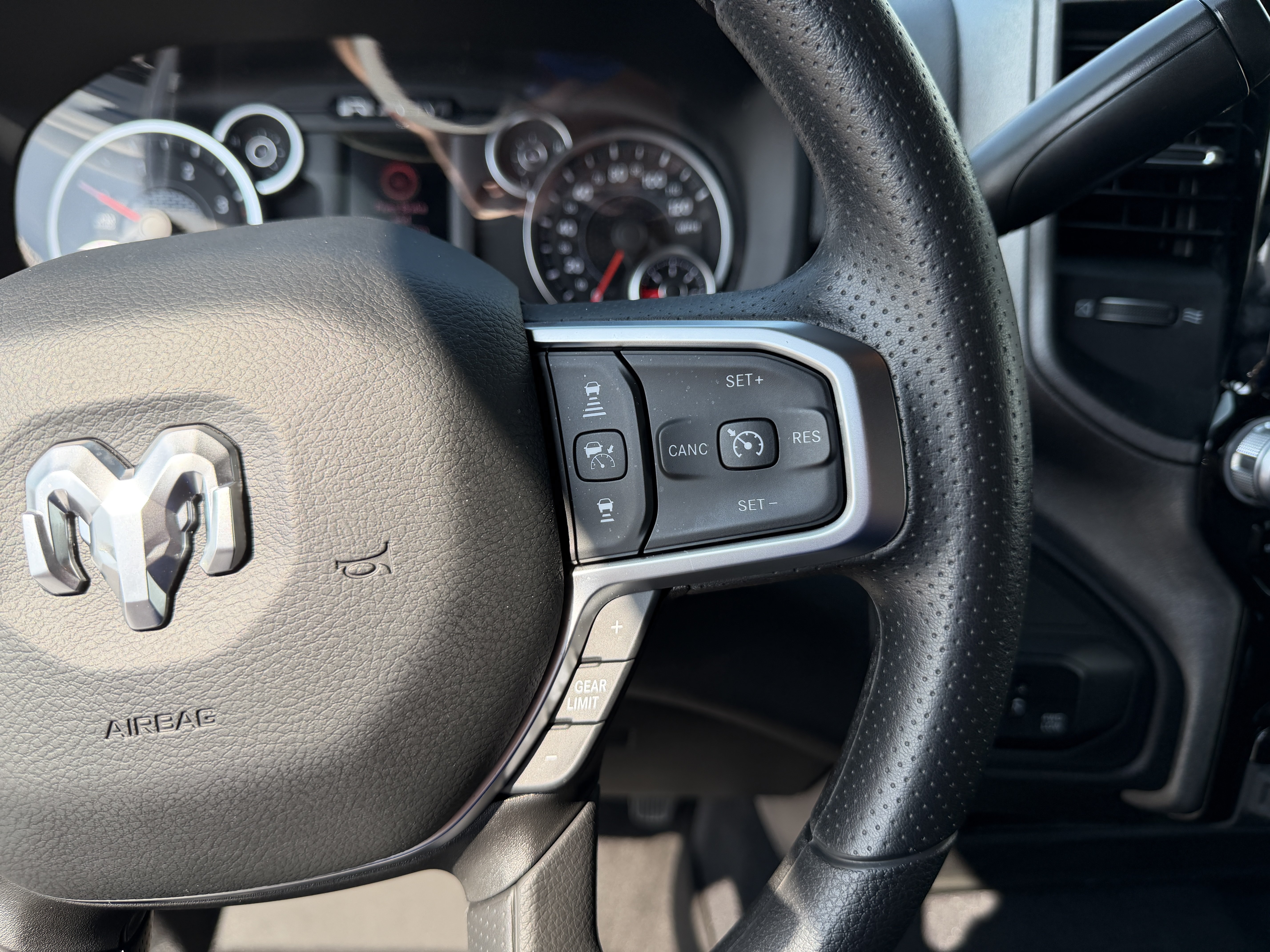 Used 2025 RAM 2500 Tradesman AWD/4WD image 18