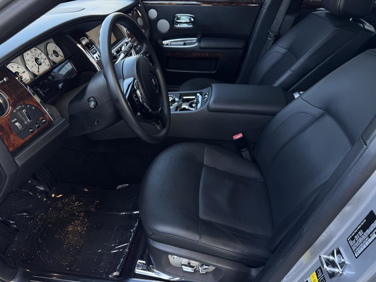 Used 2014 Rolls-Royce Ghost RWD image 14