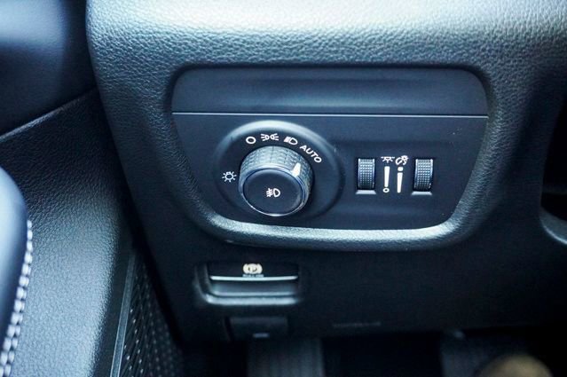 New 2025 Jeep Grand Cherokee Limited w/ Black Appearance Package image 28