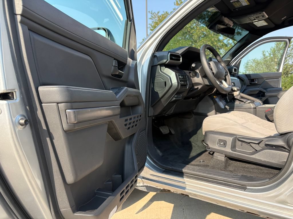 Used 2024 Toyota Tacoma SR5 AWD/4WD image 7