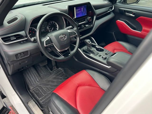 Used 2024 Toyota Highlander XSE AWD/4WD image 15
