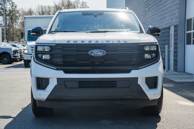 Used 2025 Ford Expedition Active image 3