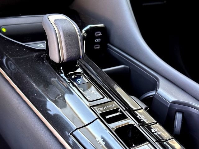 New 2026 Toyota Crown Signia image 14