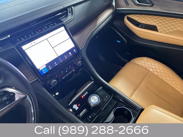 Used 2021 Jeep Grand Cherokee L Summit w/ Luxury Tech Group V AWD/4WD image 15