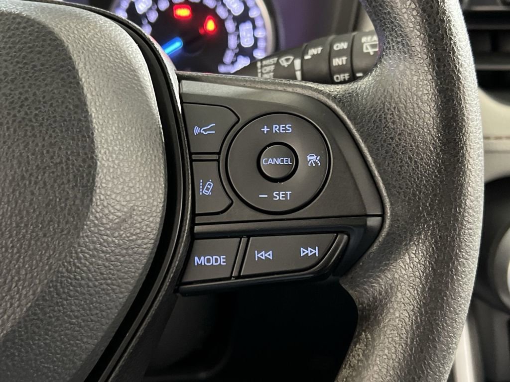 Used 2022 Toyota RAV4 XLE image 28