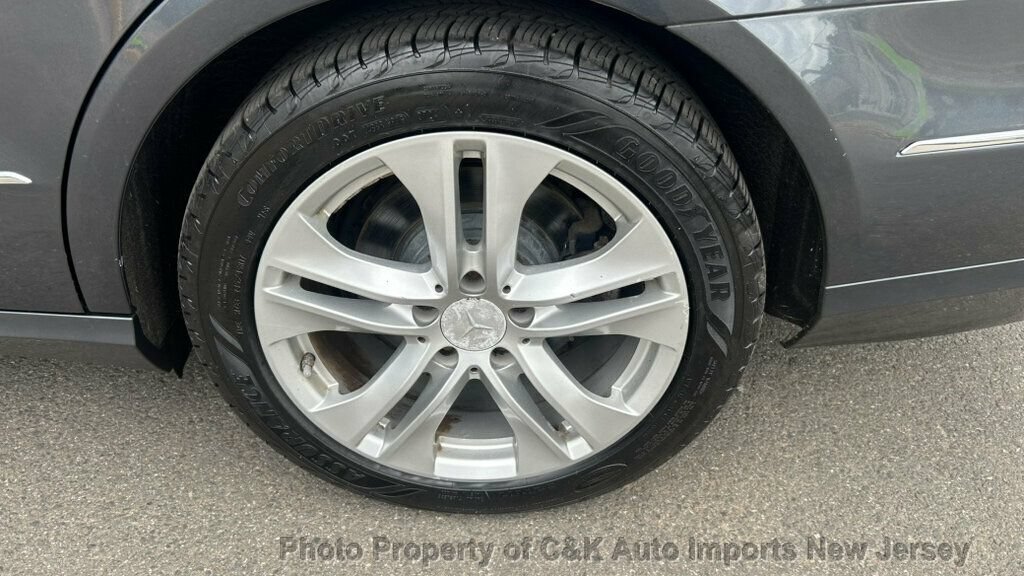 Used 2010 Mercedes-Benz E 350 4MATIC Sedan image 37