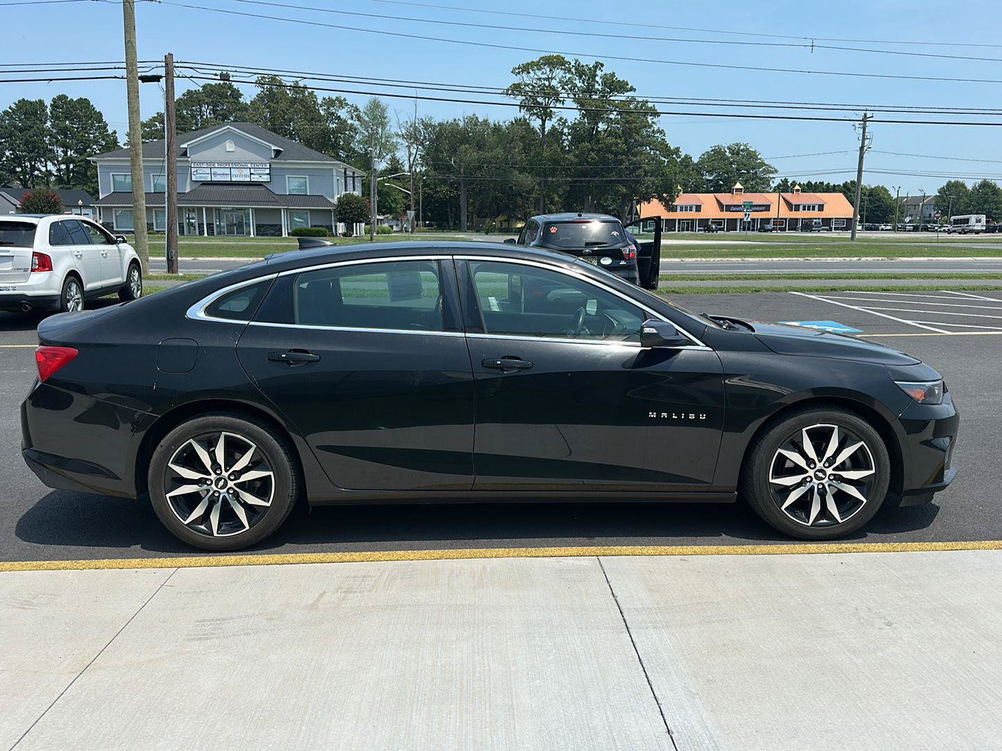 Used 2016 Chevrolet Malibu LT FWD image 4