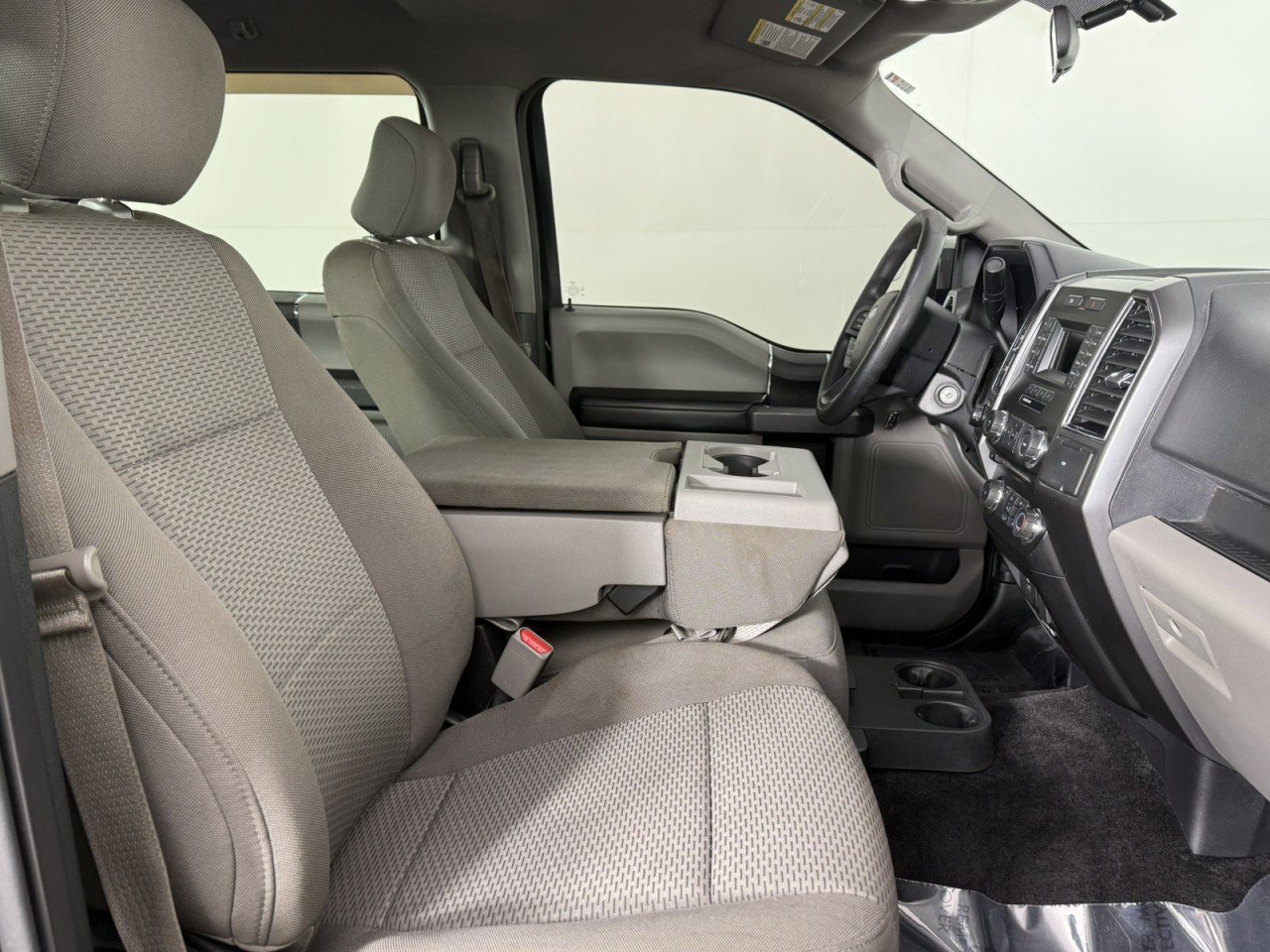 Used 2017 Ford F150 XLT AWD/4WD image 10