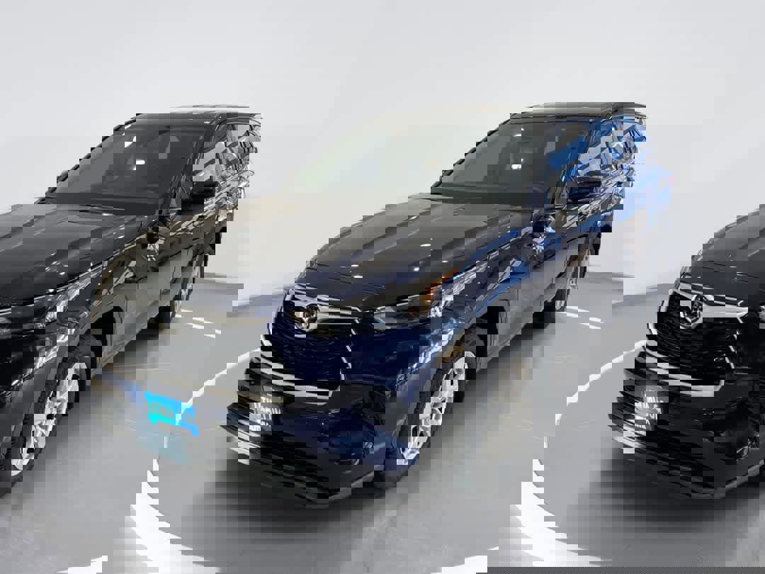 Used 2023 Toyota Highlander L video 1