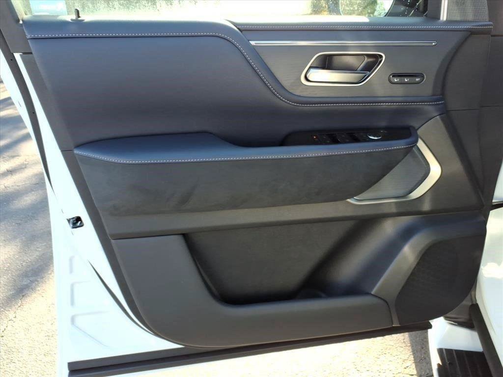 New 2026 INFINITI QX80 4WD w/ Sport Exterior Package image 16