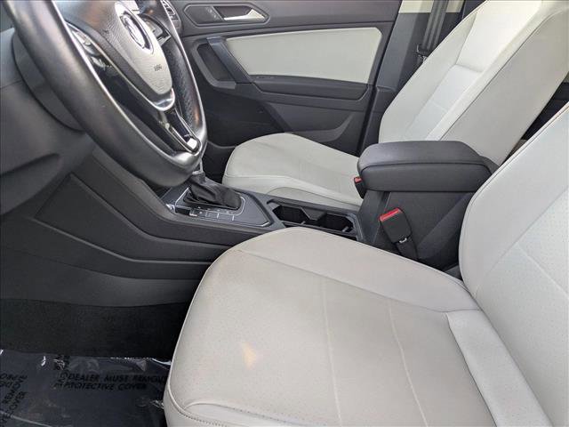Used 2019 Volkswagen Tiguan SE w/ Panoramic Sunroof Package image 14
