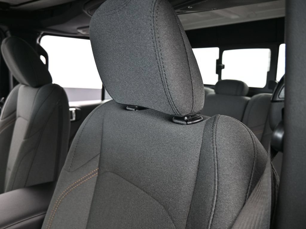 New 2026 Jeep Gladiator Sport AWD/4WD image 14