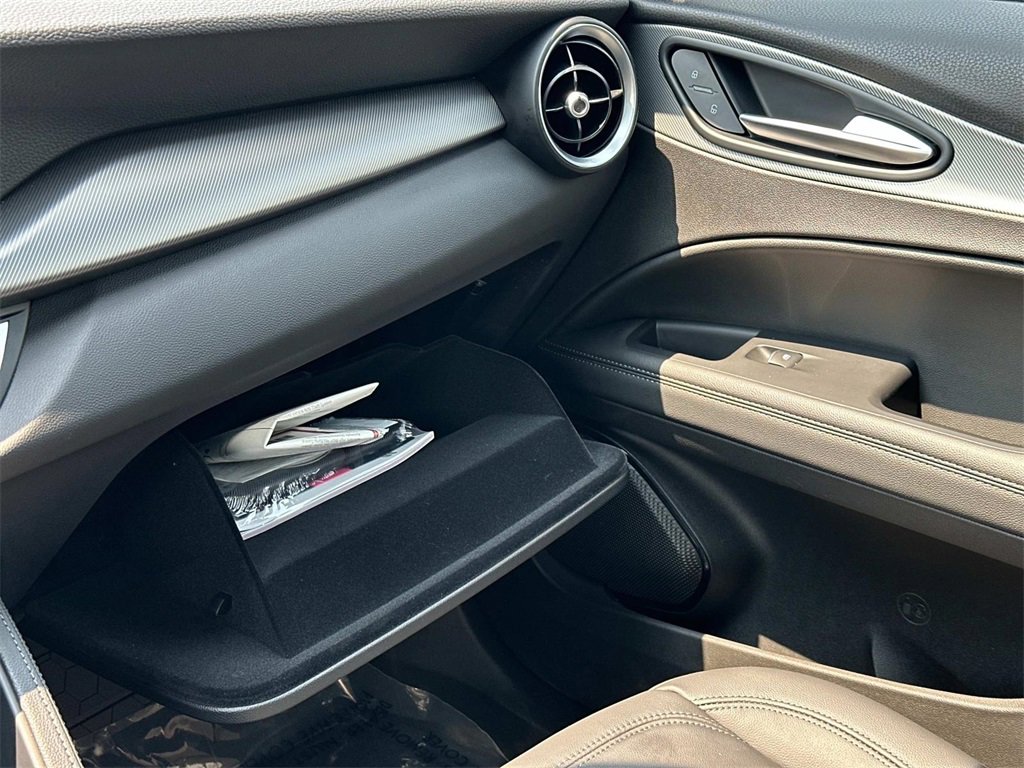 New 2025 Alfa Romeo Stelvio Sprint w/ Convenience Package image 24