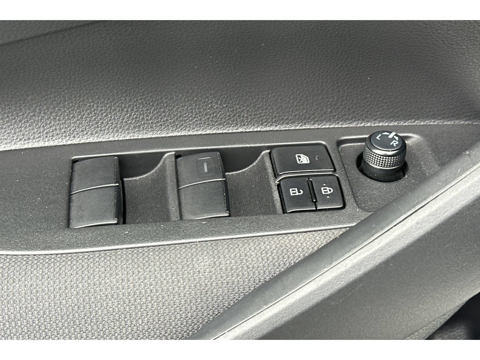 Used 2025 Toyota Corolla LE w/ LE Premium Package FWD image 12