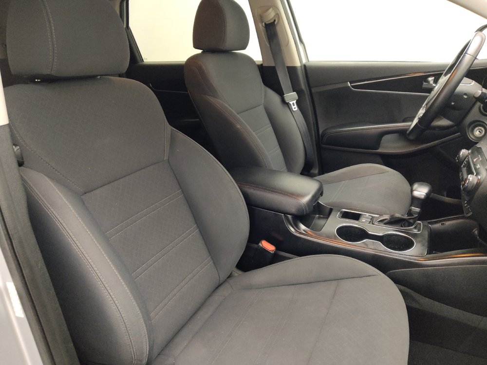 Used 2019 Kia Sorento S image 21