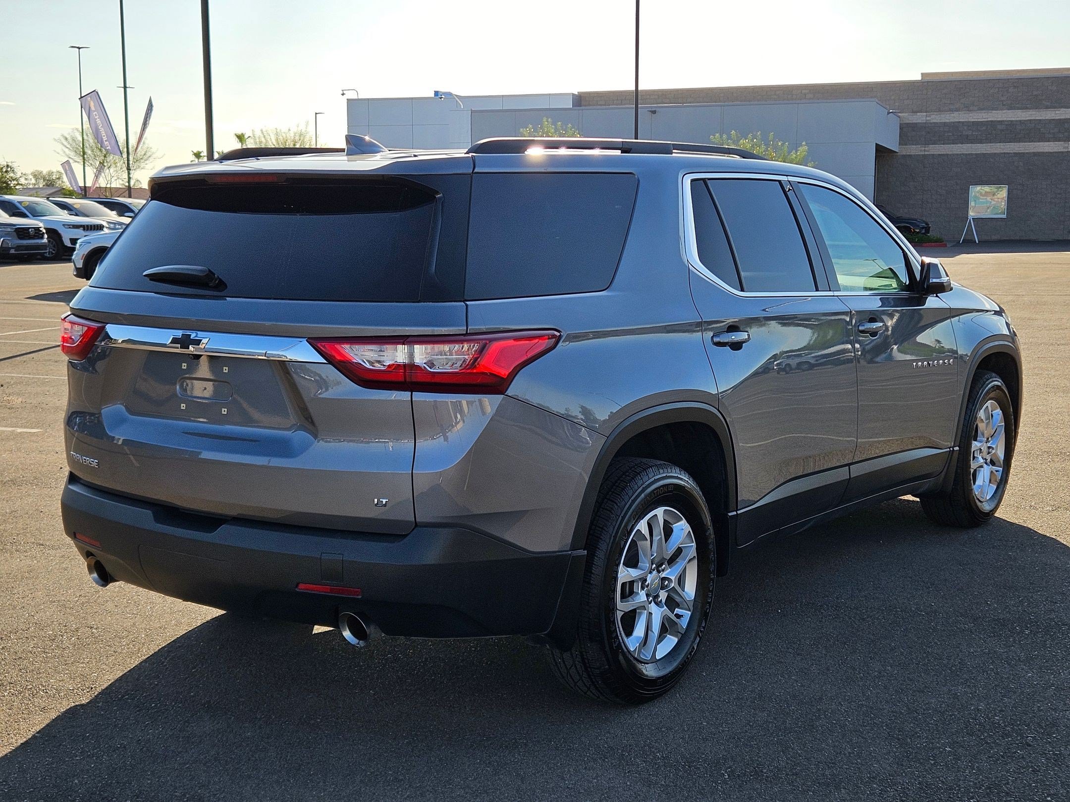 Certified 2021 Chevrolet Traverse LT FWD image 5