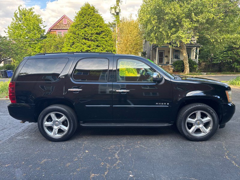 Used 2007 Chevrolet Tahoe LTZ w/ LTZ Preferred Equipment Group AWD/4WD image 6
