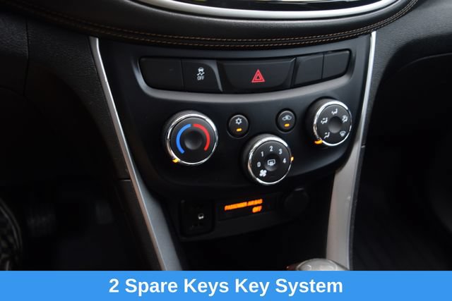 Used 2019 Chevrolet Trax LT w/ Sun & Sound Package AWD/4WD image 10