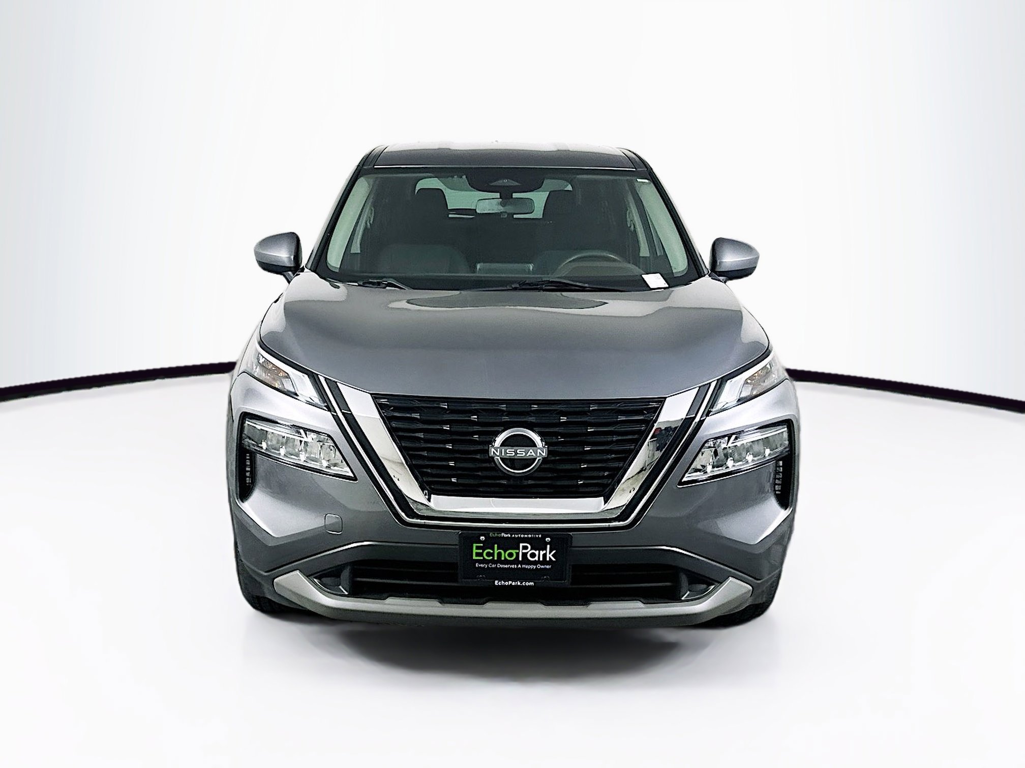 Used 2023 Nissan Rogue SV image 2