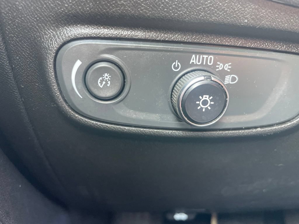 Used 2020 Chevrolet Equinox LT AWD/4WD image 16