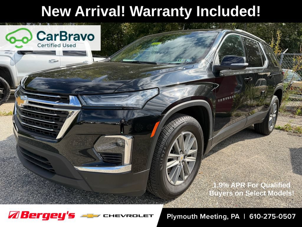 Used 2023 Chevrolet Traverse LT w/ LPO, Cargo Package FWD image 1