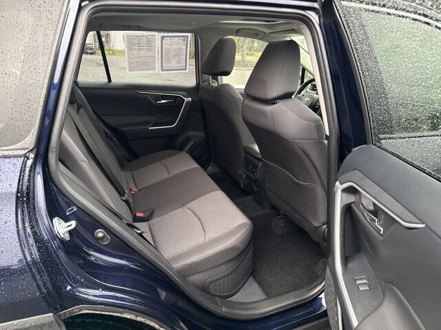 Used 2021 Toyota RAV4 XLE w/ Convenience Package AWD/4WD image 10
