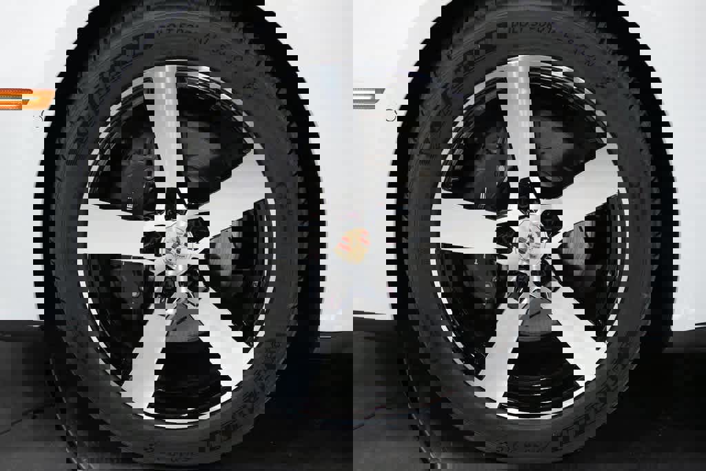 New 2025 Porsche Panamera 4 image 11